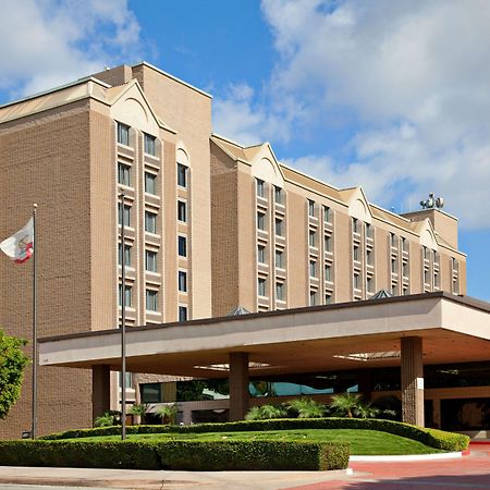 Doubletree By Hilton Whittier Hotel Екстериор снимка