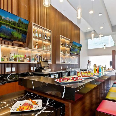 Doubletree By Hilton Whittier Hotel Екстериор снимка