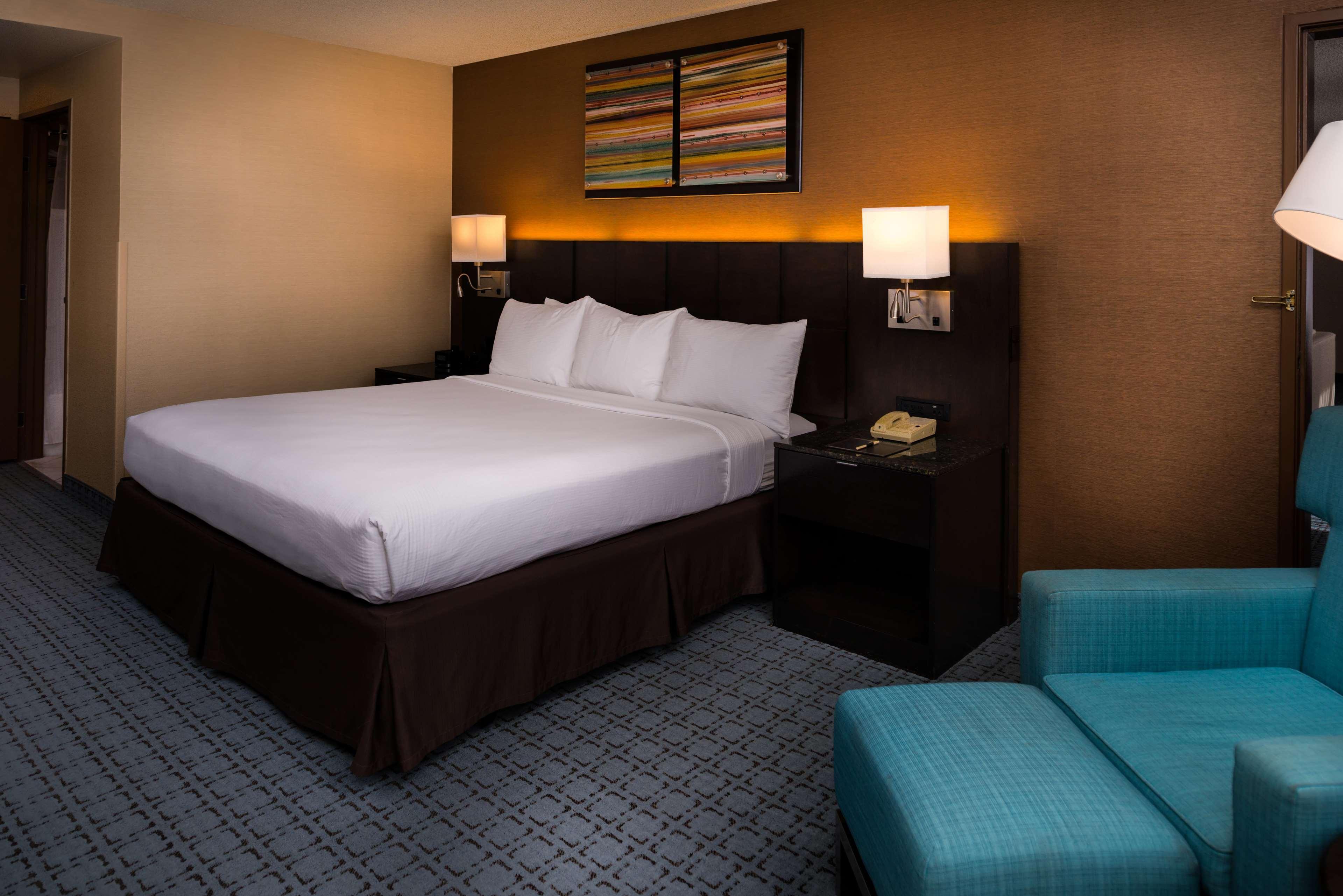Doubletree By Hilton Whittier Hotel Екстериор снимка