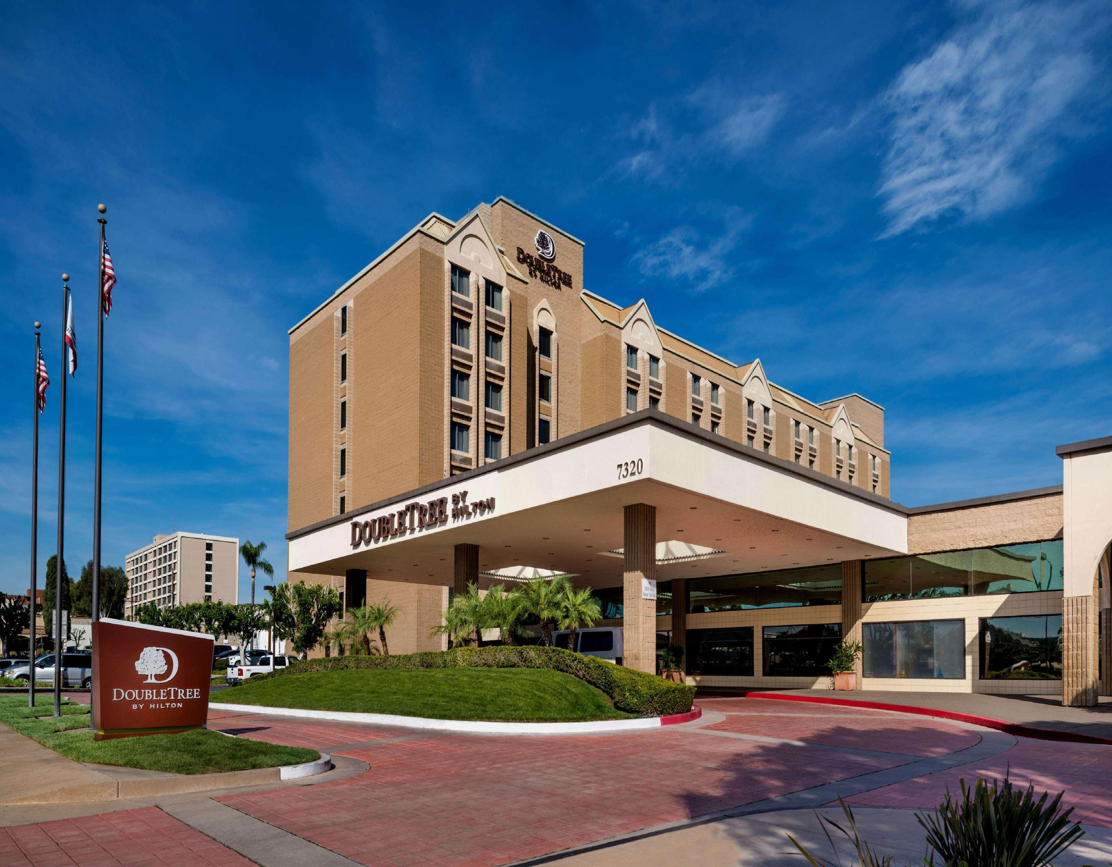 Doubletree By Hilton Whittier Hotel Екстериор снимка