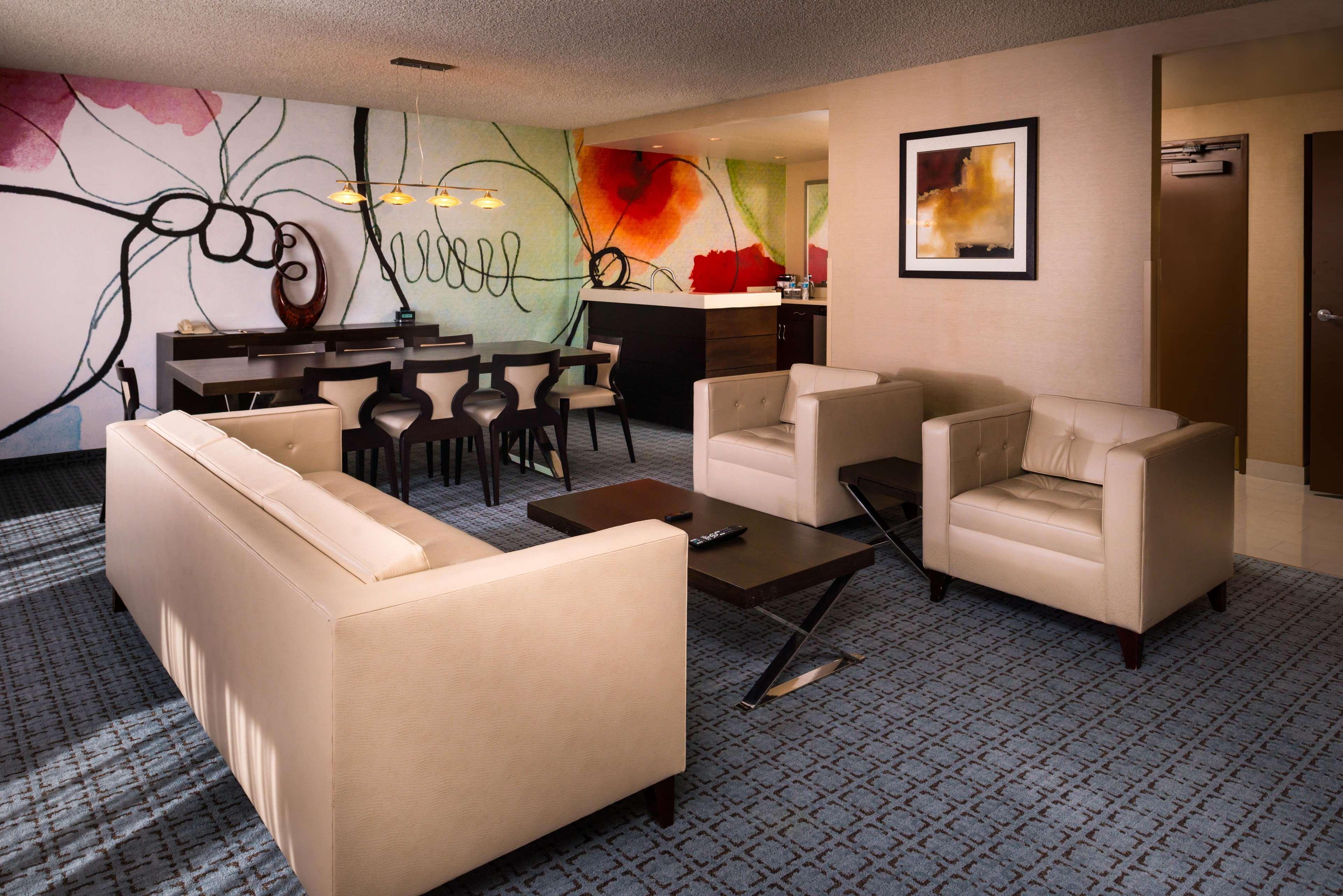 Doubletree By Hilton Whittier Hotel Екстериор снимка