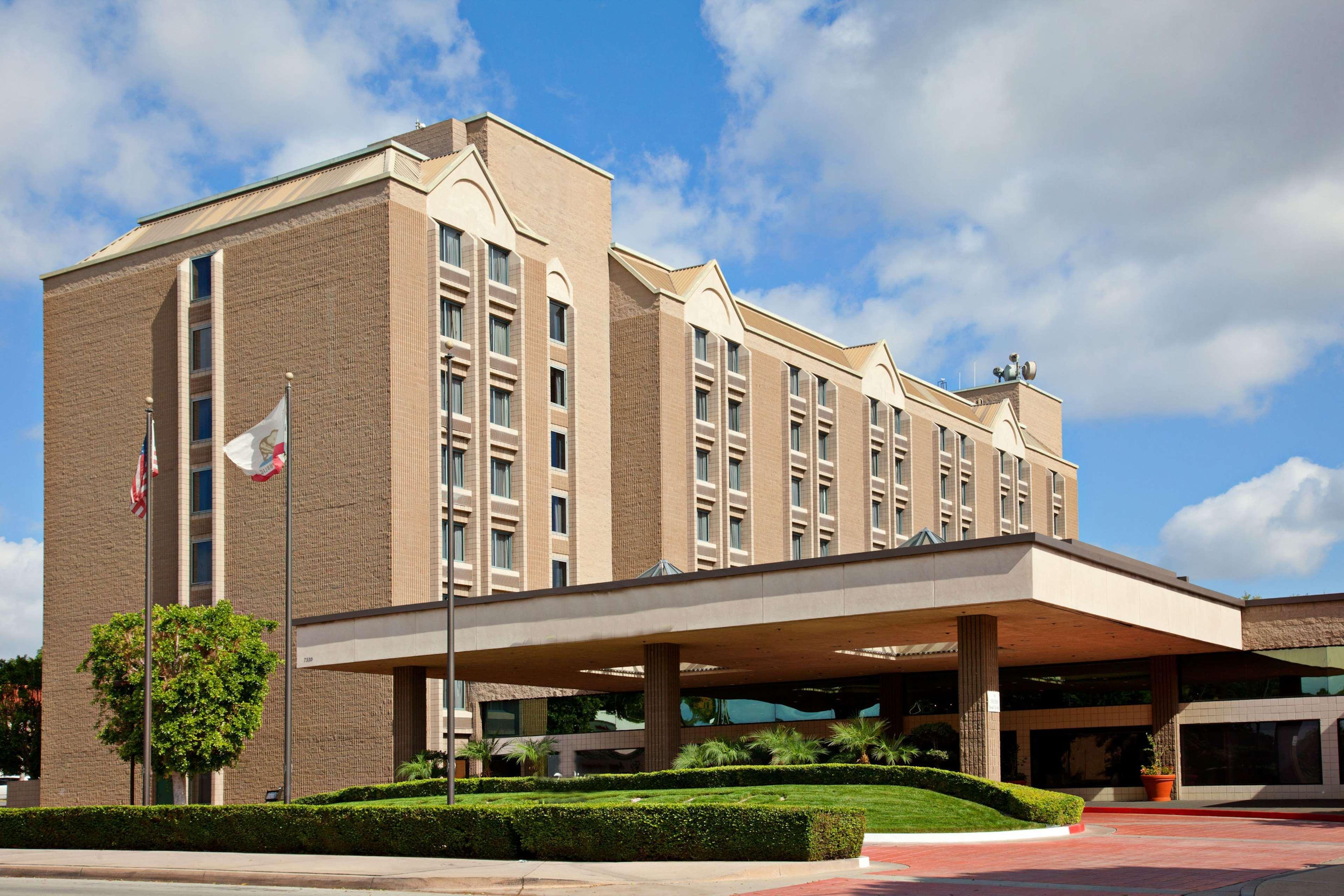 Doubletree By Hilton Whittier Hotel Екстериор снимка