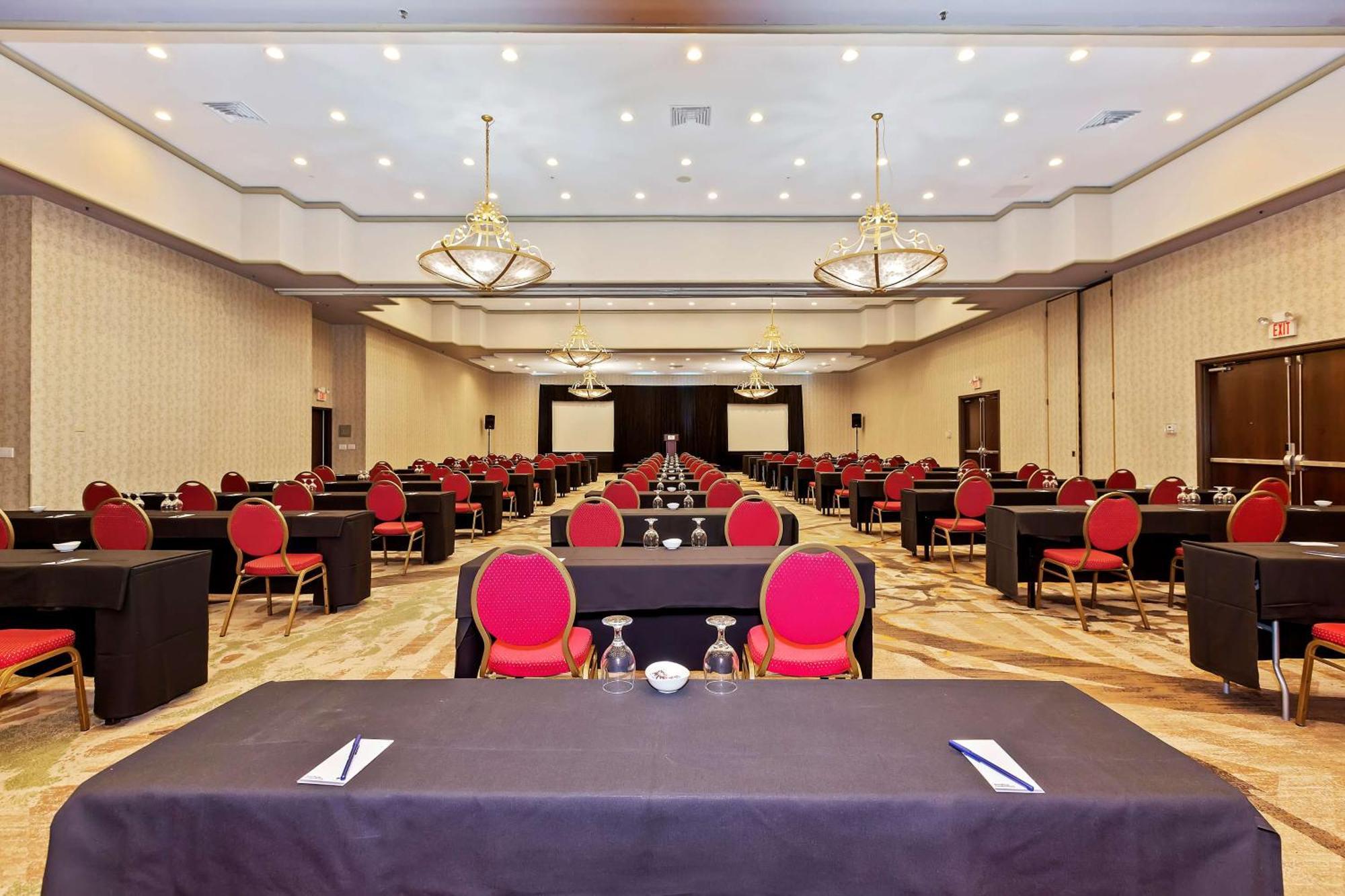 Doubletree By Hilton Whittier Hotel Екстериор снимка
