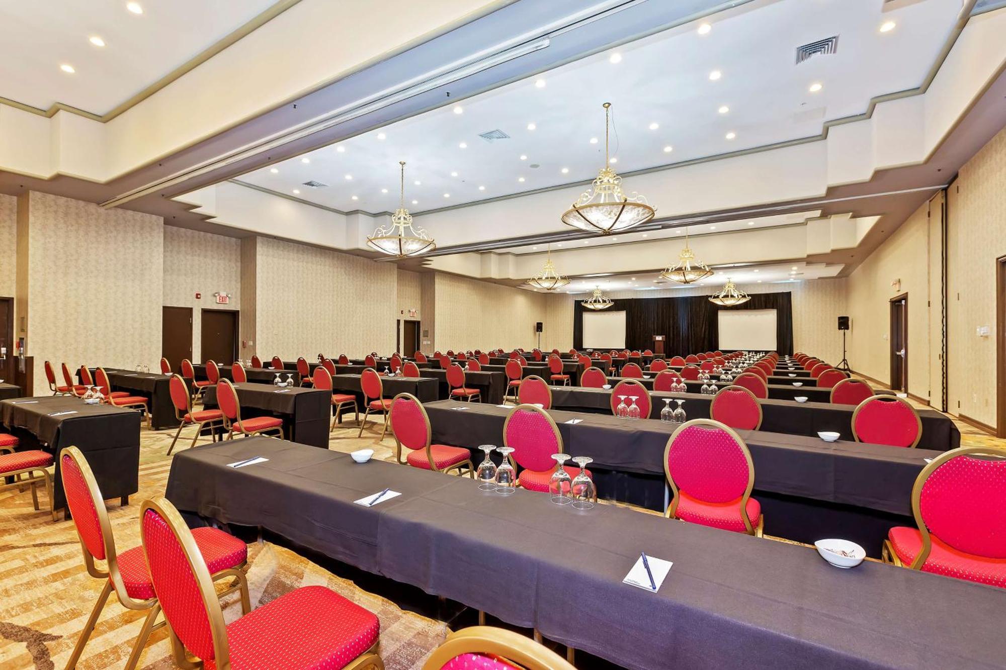 Doubletree By Hilton Whittier Hotel Екстериор снимка