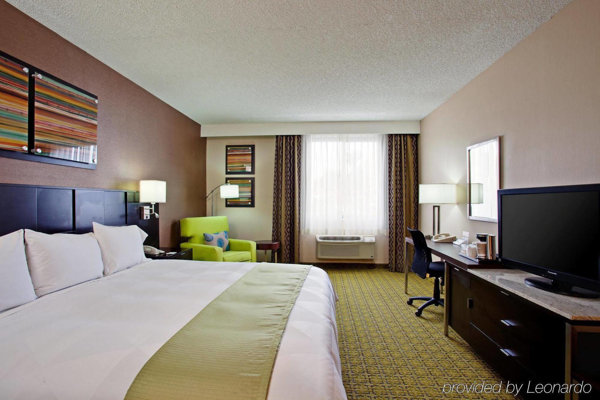 Doubletree By Hilton Whittier Hotel Екстериор снимка