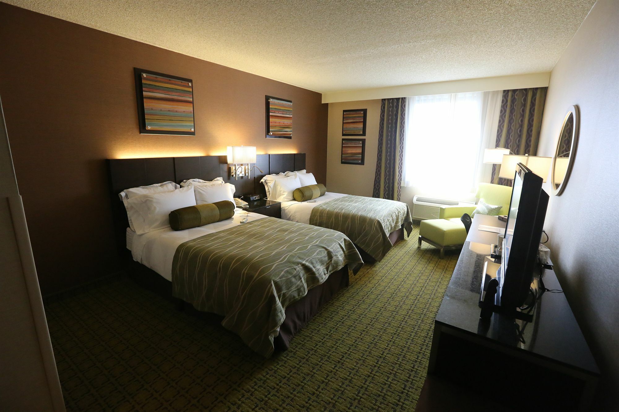 Doubletree By Hilton Whittier Hotel Екстериор снимка