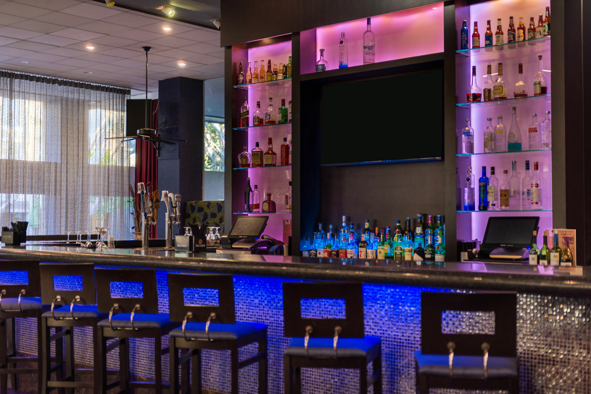 Doubletree By Hilton Whittier Hotel Екстериор снимка