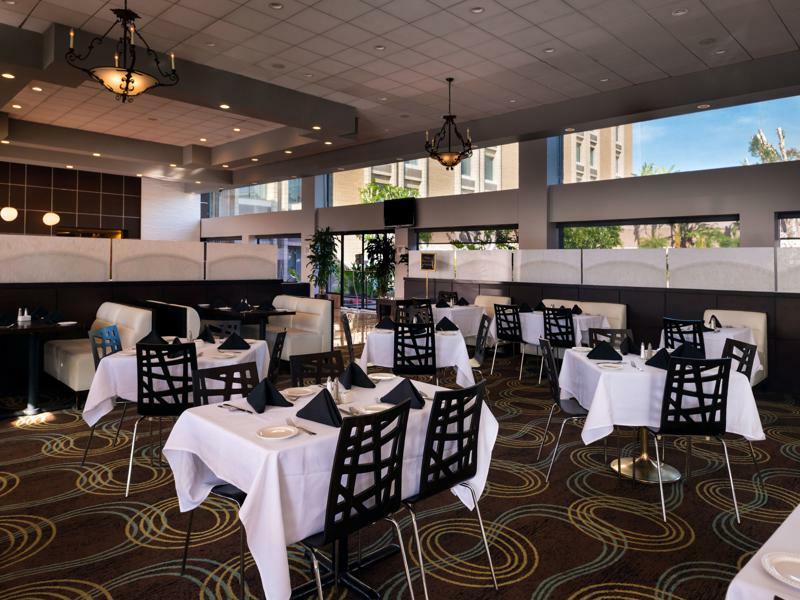 Doubletree By Hilton Whittier Hotel Екстериор снимка